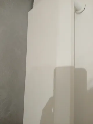 Elevador de pantalla blanco