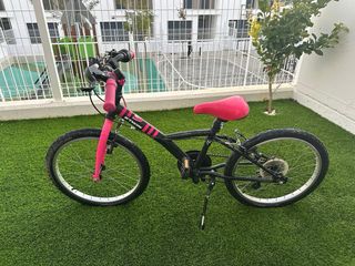 Bicicleta infantil rosa y negra 20 pulgadas