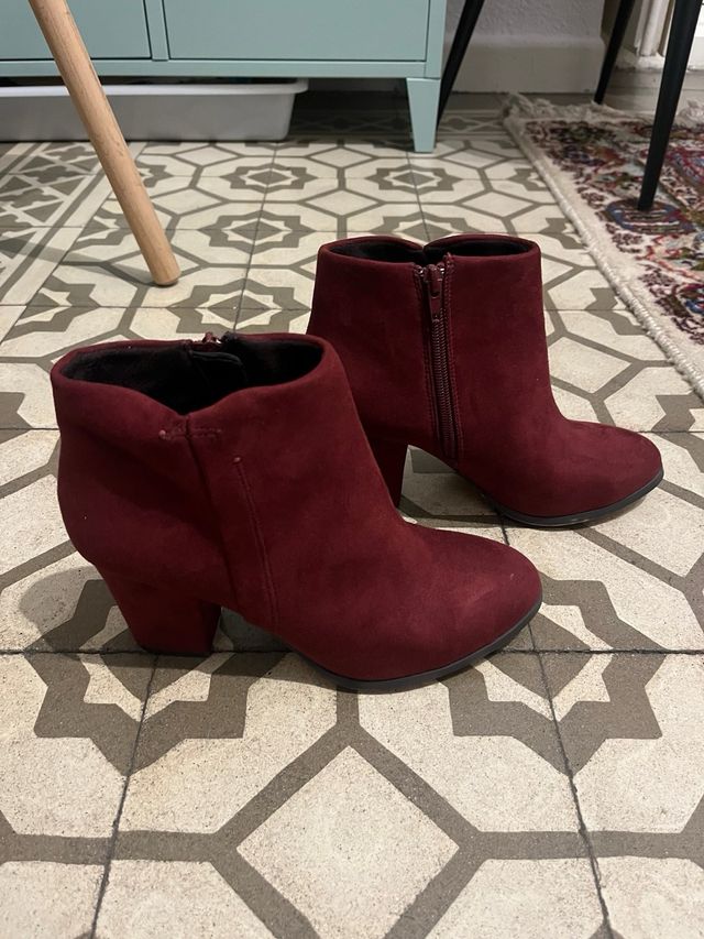 Botines rojos. para pie 38