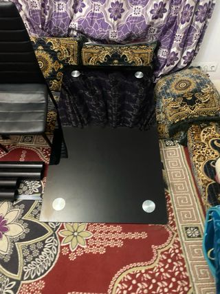 Mesa de cristal negra