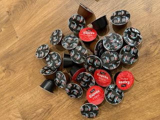 Cafetera Nescafé Dolce Gusto Roja y Negra