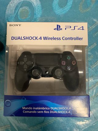PS4 Pro + 3 Mandos + Cascos + 2 Juegos