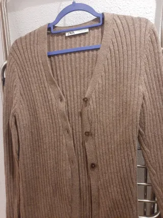 Chaqueta Zara punto marrón