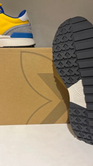 Zapatillas Munich Grises y Amarillas