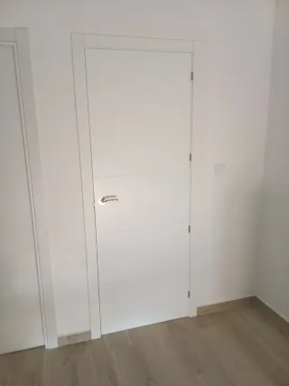 Montaje de puertas de interior