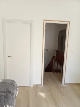 Montaje de puertas de interior