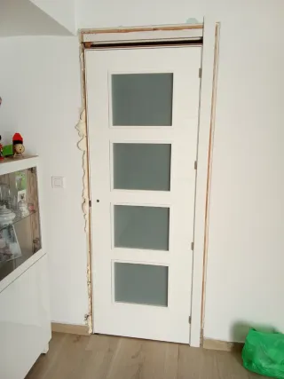 Montaje de puertas de interior