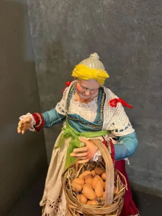 Pastore Venditrice di uova 25 cm