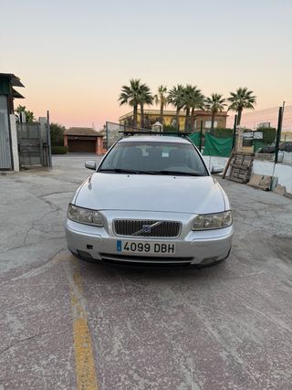 Volvo V70 D5