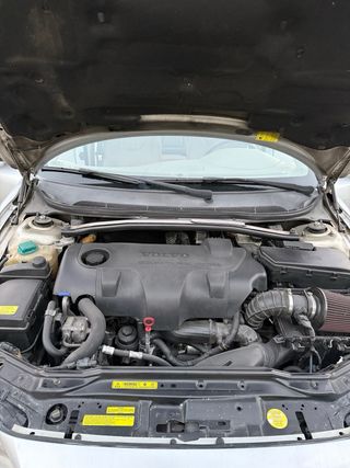 Volvo V70 D5