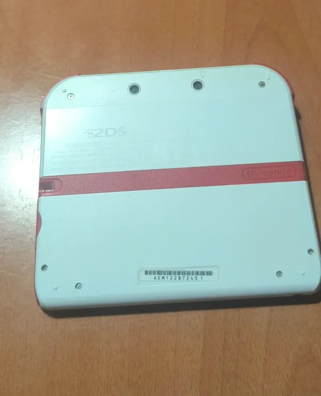 Nintendo 2DS + giochi + custodia