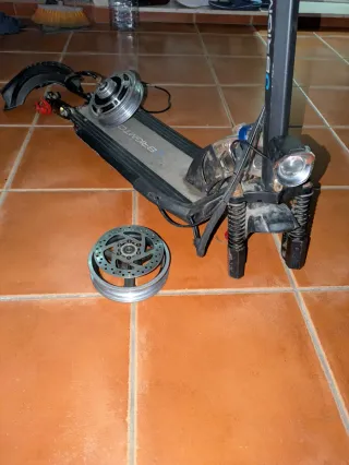 Patinete Eléctrico BRIGMTOM Poner A Punto