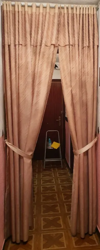 Cortina da corridoio rosa e marrone