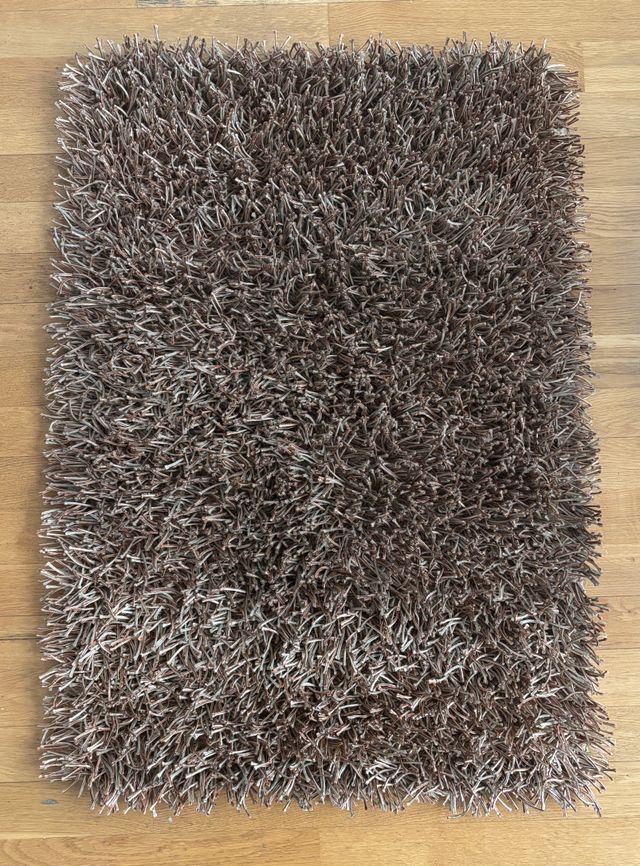 Alfombra pelo largo marrón