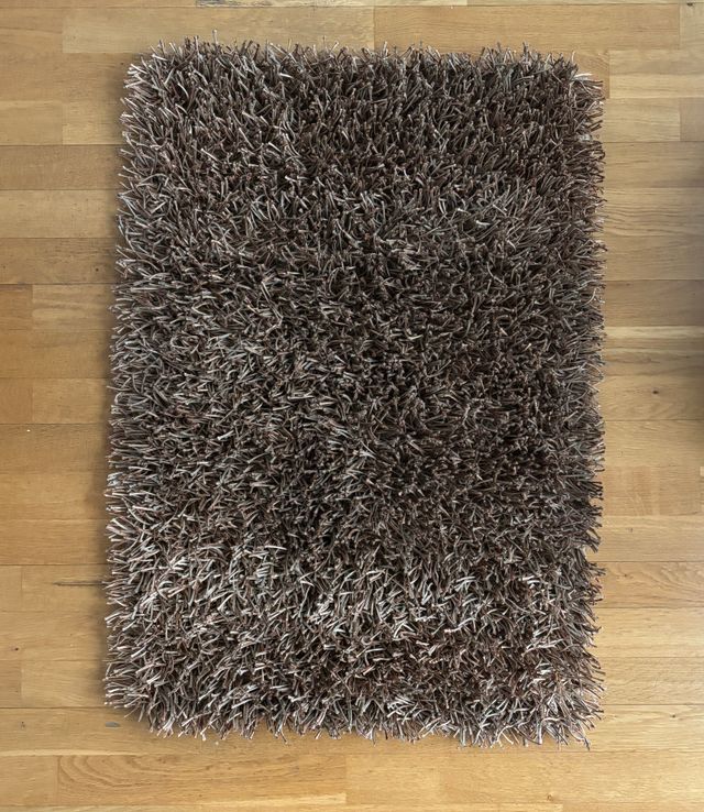 Alfombra pelo largo marrón