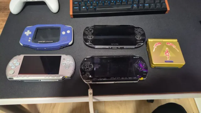Lote de consolas portátiles