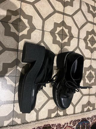 Zapatos Bershka negros talla 37