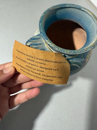 Jarrón de cerámica hecho a mano estilo canario