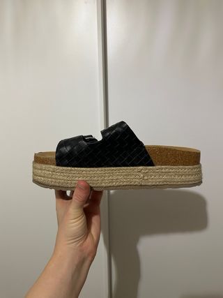 Sandalias de esparto negras y beige