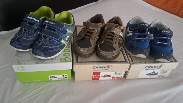 Lote 3 pares zapatillas niño Talla 27