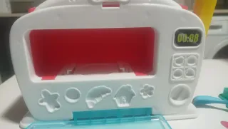 Horno Play-Doh con Sonido y Luz