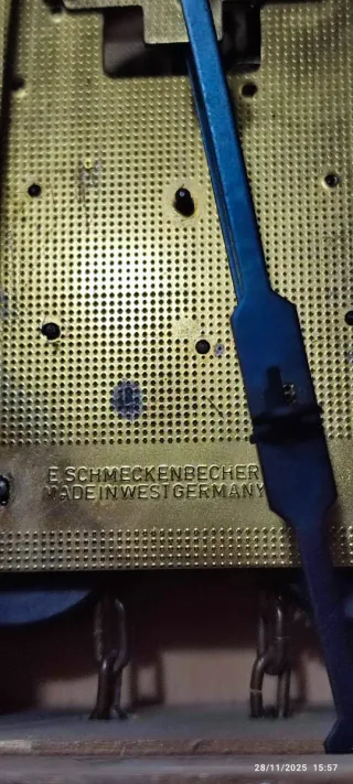 Orologio da parete vintage con pendolo