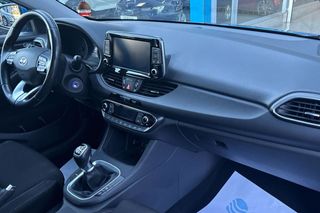 Hyundai i30   1.0 TGDI Tecno Fastback