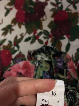 Top floreale con volant