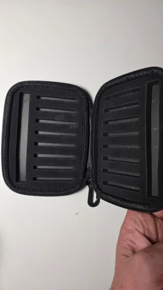 Caja porta moscas ninfa textil dura