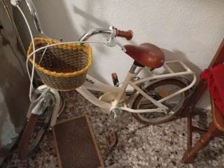 Bicicleta infantil color crema