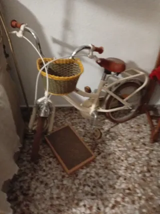 Bicicleta infantil color crema