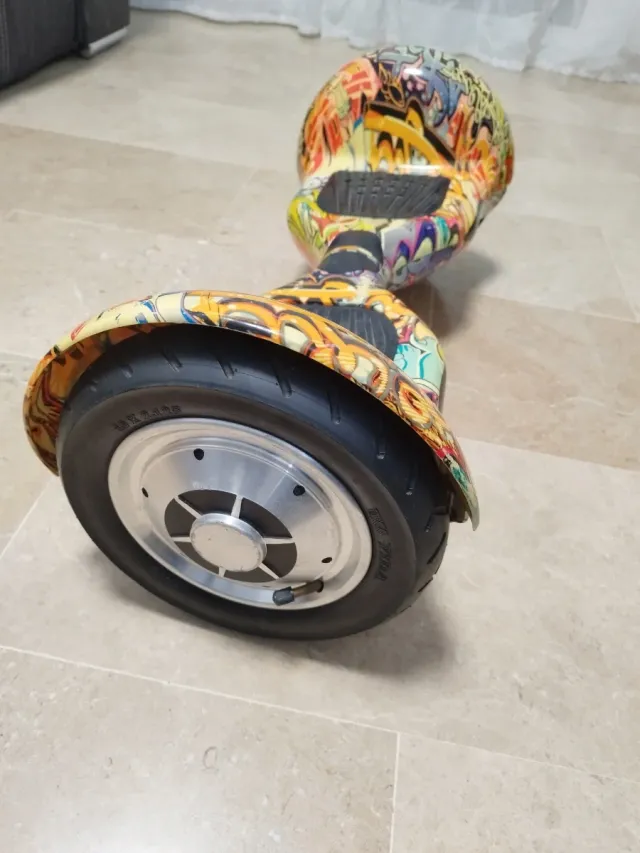 Hoverboard con diseño graffiti... Batería jodida