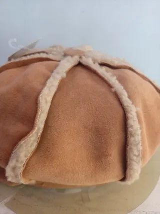 Sombrero piel sintética forrado borrego