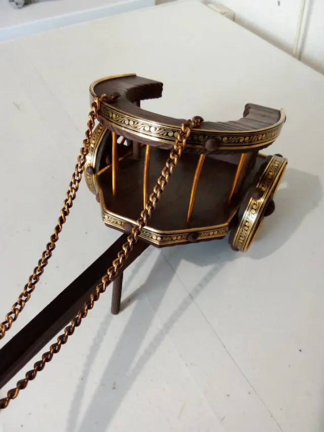 Carrello portabottiglie in legno e metallo