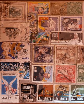 Francobolli vintage di MALTA n°30 pezzi