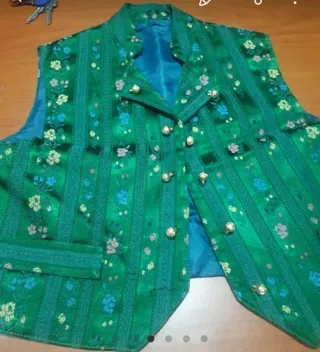 Chaleco Fallero Verde con Flores Doradas