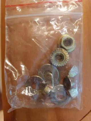 Bordador de pie de madera maciza