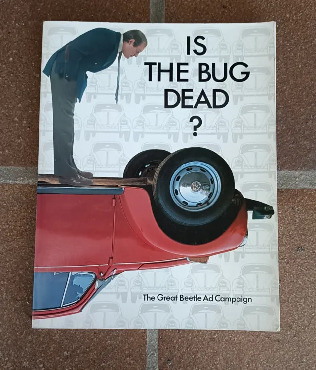 IS THE BUG DEAD? Libro sobre Volgswagen Escarabajo