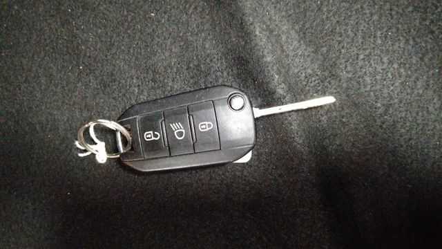 Peugeot 208 PureTech 82 Style 60 kW (82 CV)