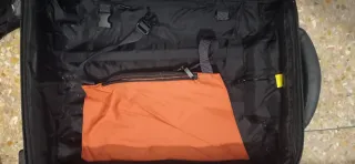 Maleta cabina Mandarina Duck negra 55 cm