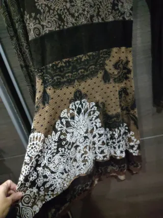 2 Vestidos sin estrenar beige y marrones con negro