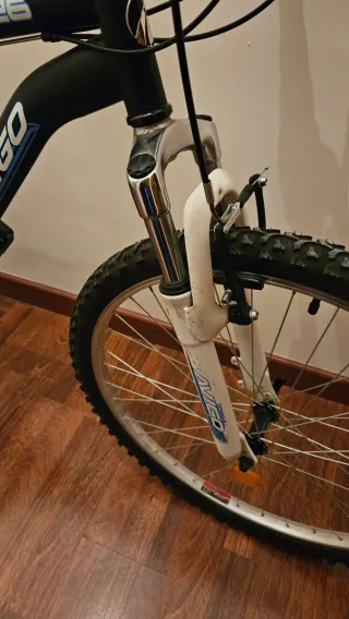 Bicicleta Montaña 26 pulgadas  Avigo como nueva