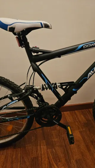 Bicicleta Montaña 26 pulgadas  Avigo como nueva