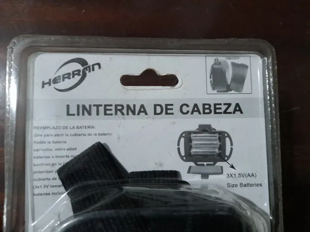 Lampada da testa a 12 LED. Nuova, mai aperta.