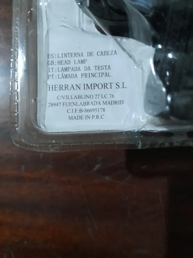 Lampada da testa a 12 LED. Nuova, mai aperta.