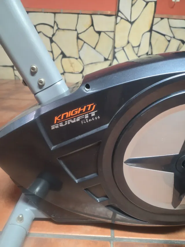 Bicicleta Estática Gris y Negra