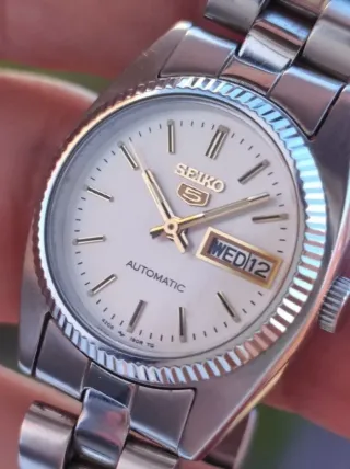Seiko 5 "Day-Date" Automático Mujer