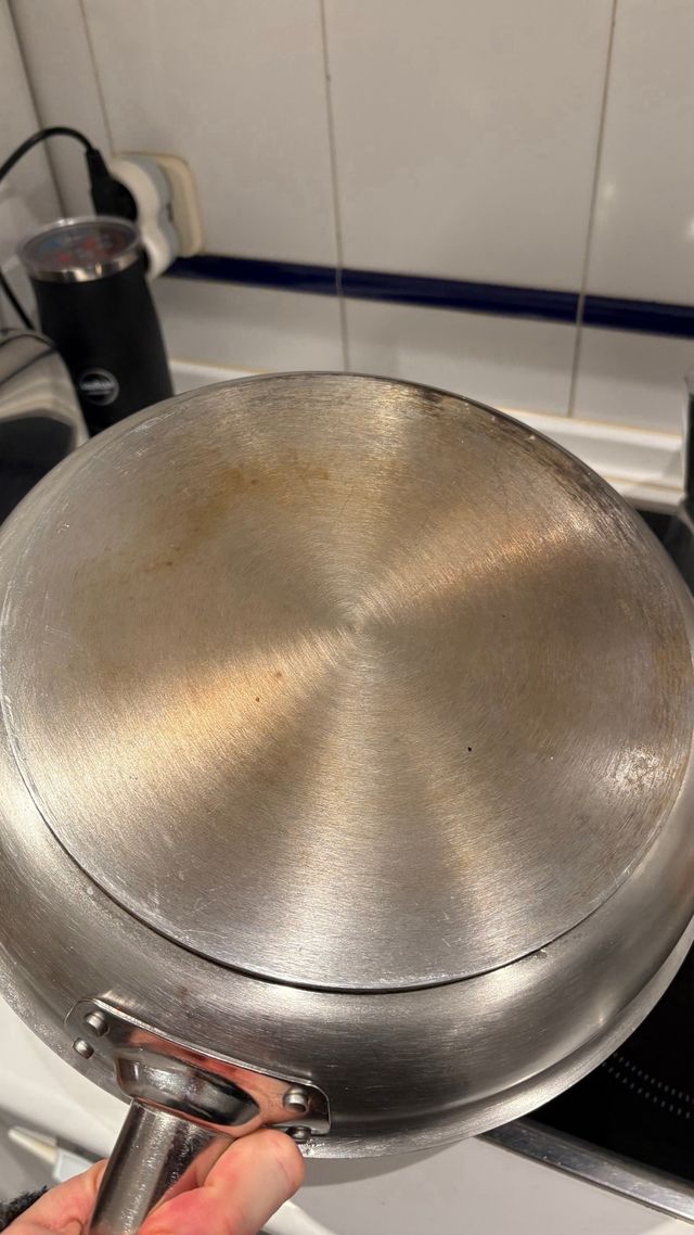 Sartén Paderno Negra y Plateada