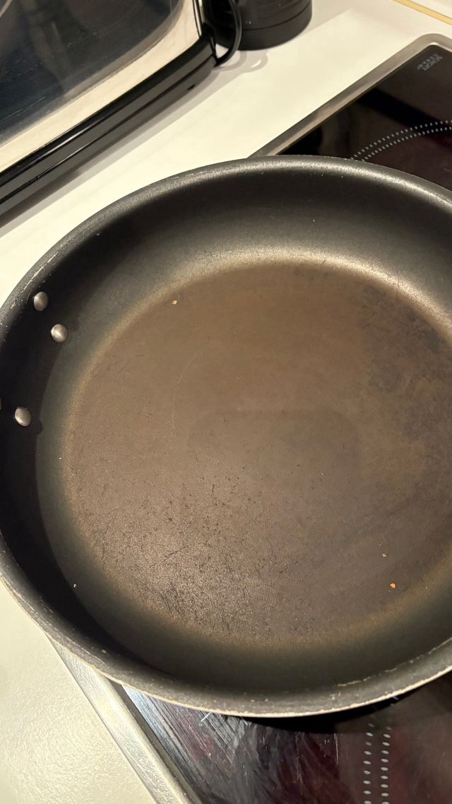 Sartén Paderno Negra y Plateada