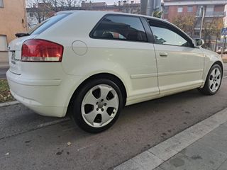 Audi A3 2.0TDI 140cv AUTOMÁTICO CON LEVAS